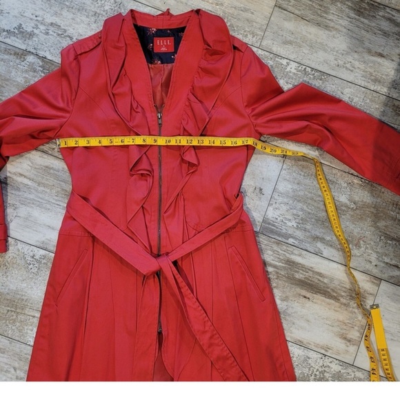 🚨 EUC Elle Deep Coral Colored Ruffle Neck Trench Jacket - Picture 5 of 7
